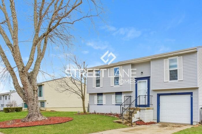 2424 Warfield Dr - Photo 2 of 15