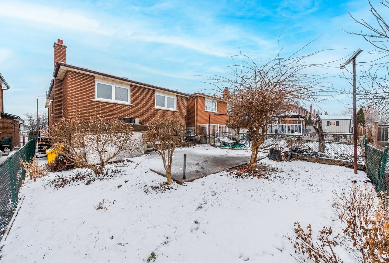 165 Aberdeen Avenue - Photo 3 of 11