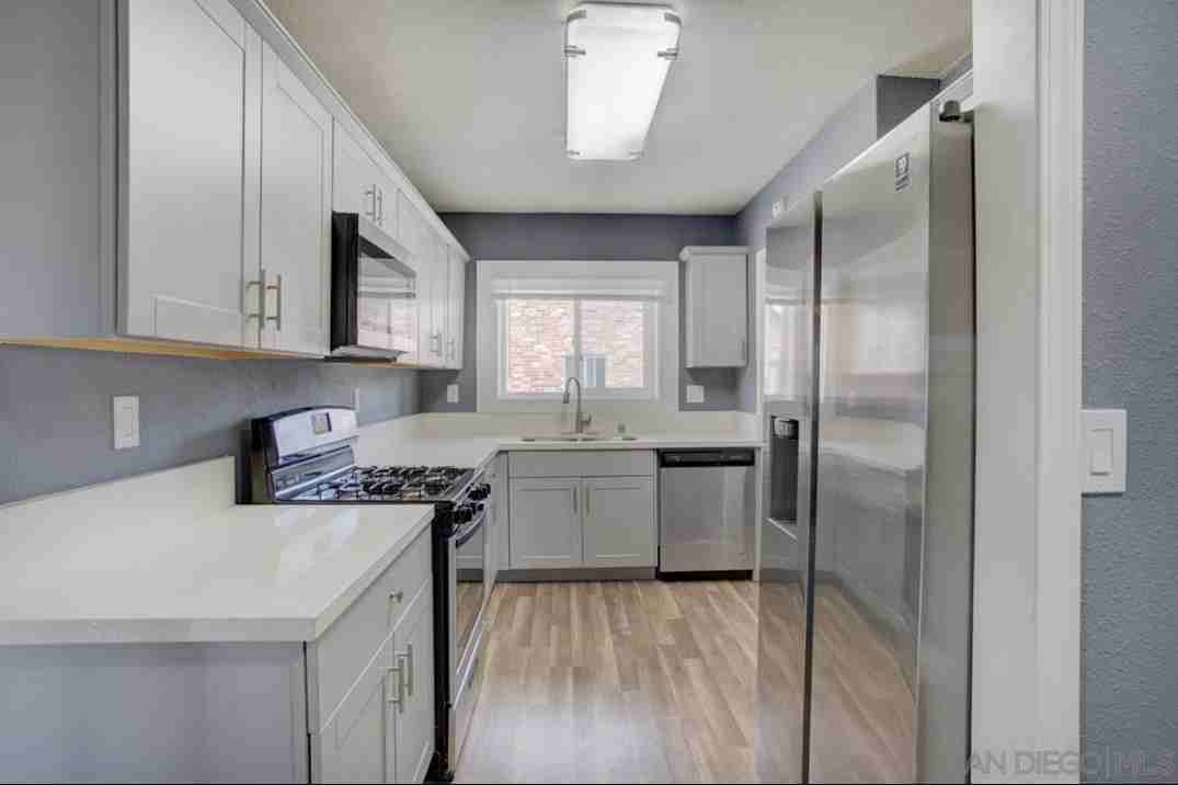 9425 Apple St - Photo 3 of 11