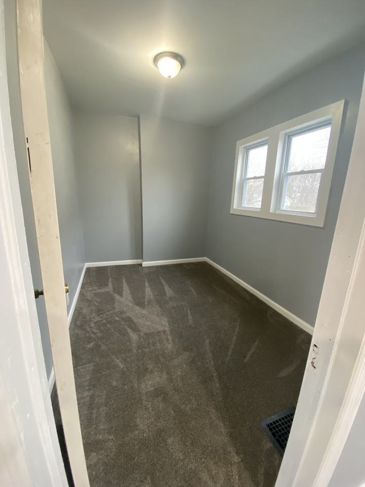 325 W Broad St #A - Photo 2 of 13