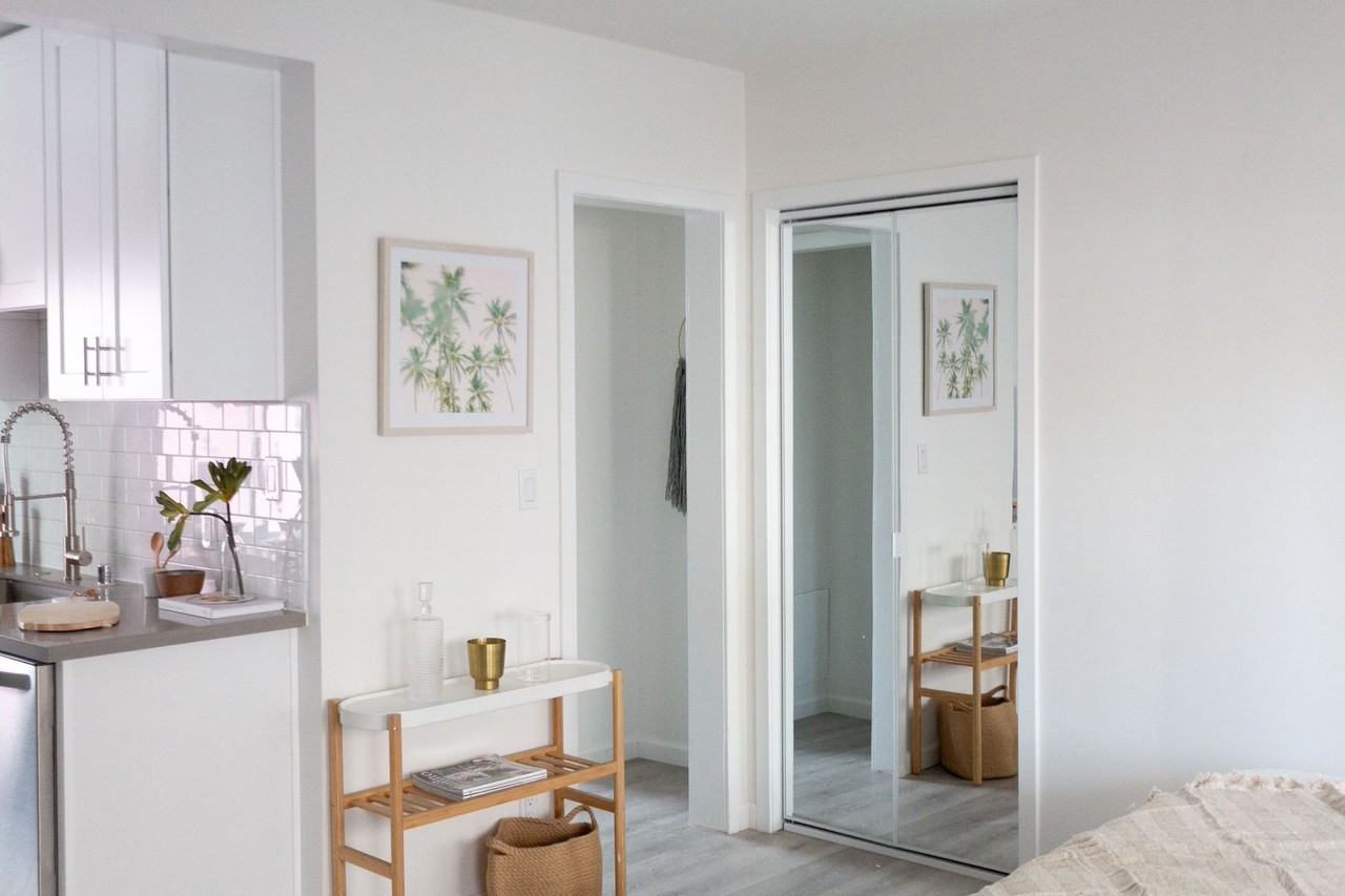 5525 Harold Way #11 - Photo 3 of 7