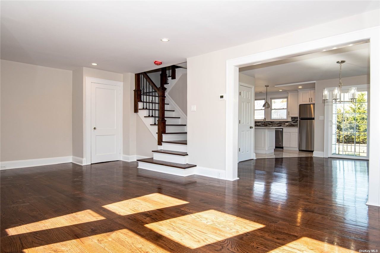 12 Baylis Pl #B - Photo 2 of 24