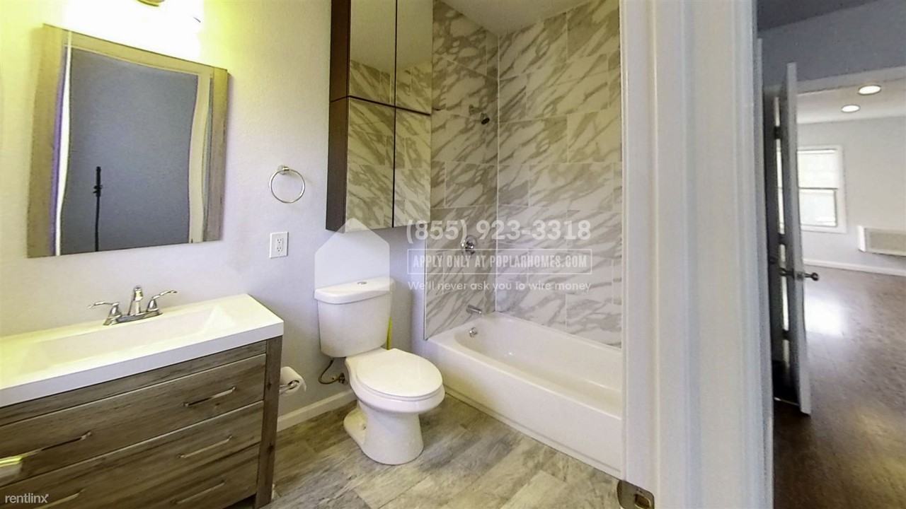 322 Suffolk Dr - Photo 3 of 14