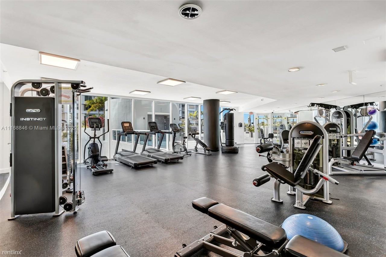 1881 79th Street Cswy Apartments in Treasure Island, North Bay Village