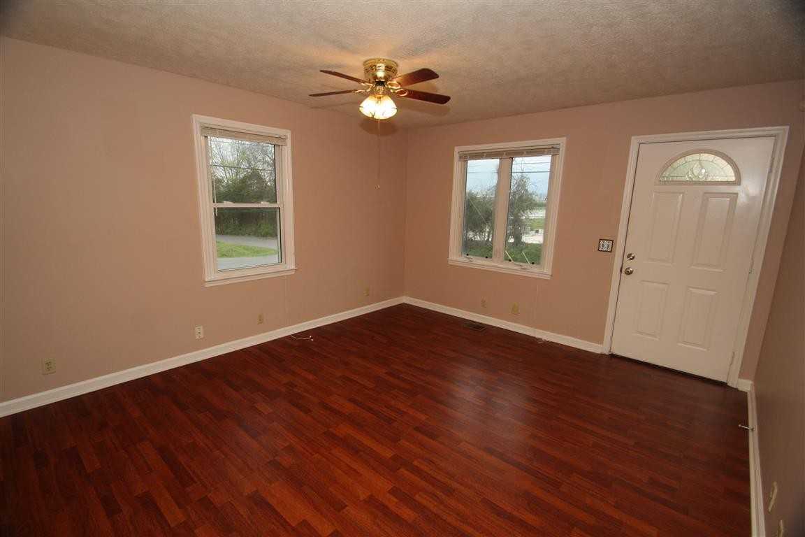 1955 Dabbs Ave - Photo 3 of 12