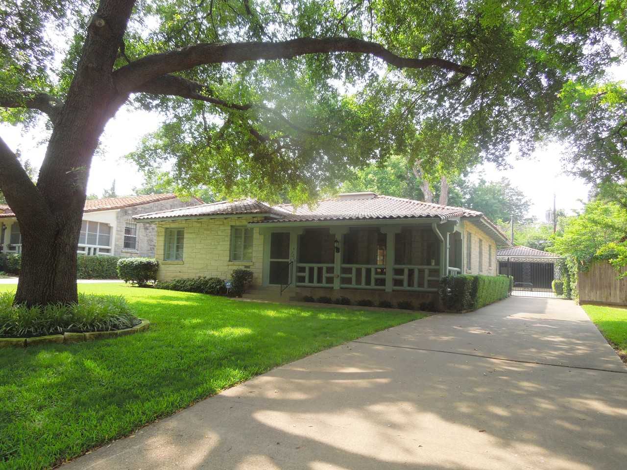 7215 Tokalon Dr - Photo 2 of 25