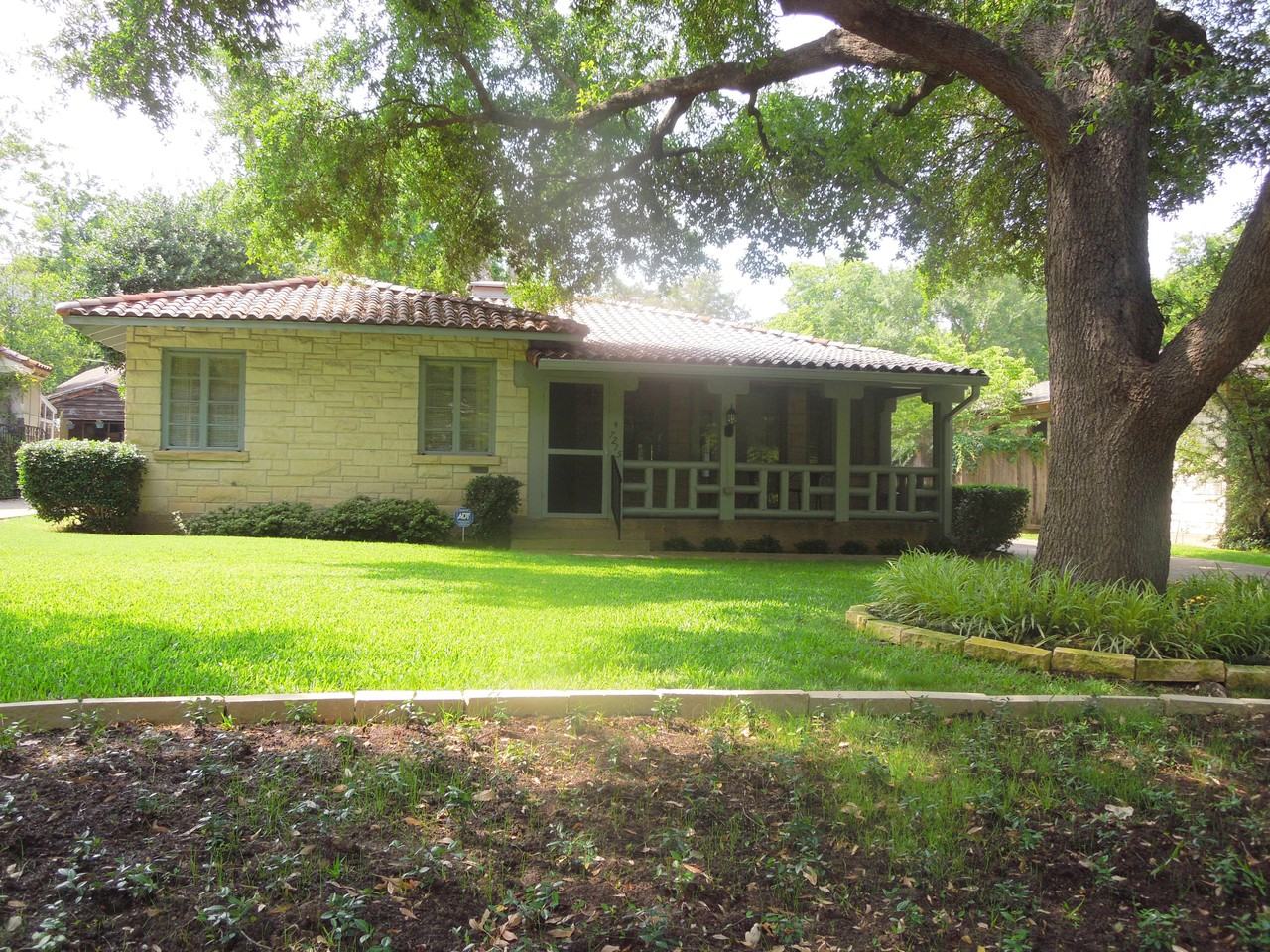 7215 Tokalon Dr - Photo 3 of 25