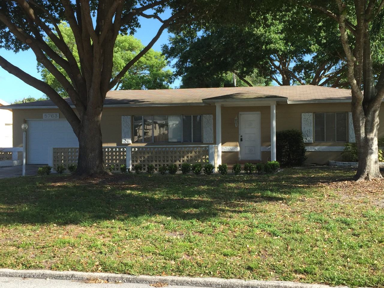 5763 47th Ave N - Photo 2 of 14