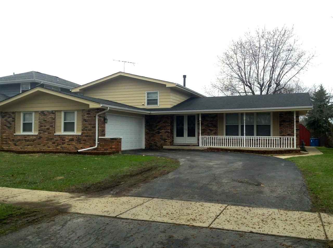 17156 Stoney Island Ave - Photo 2 of 14