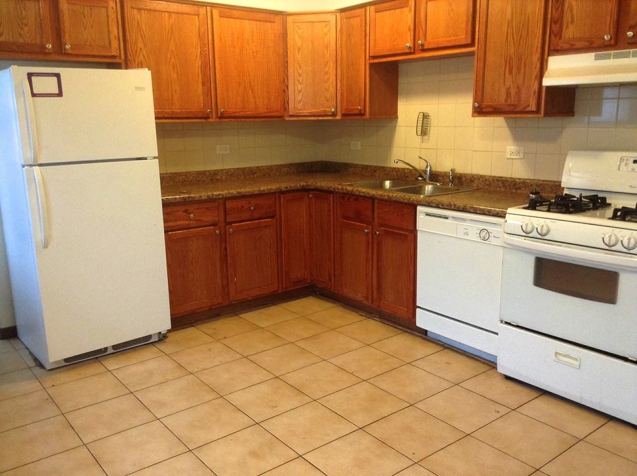 17156 Stoney Island Ave - Photo 3 of 14