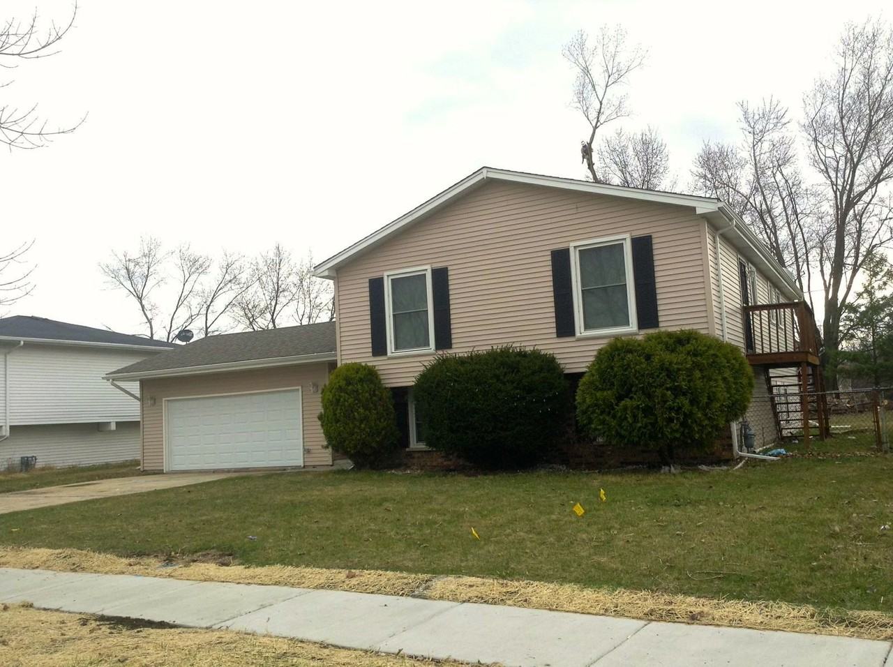 616 Sullivan Ln - Photo 2 of 14