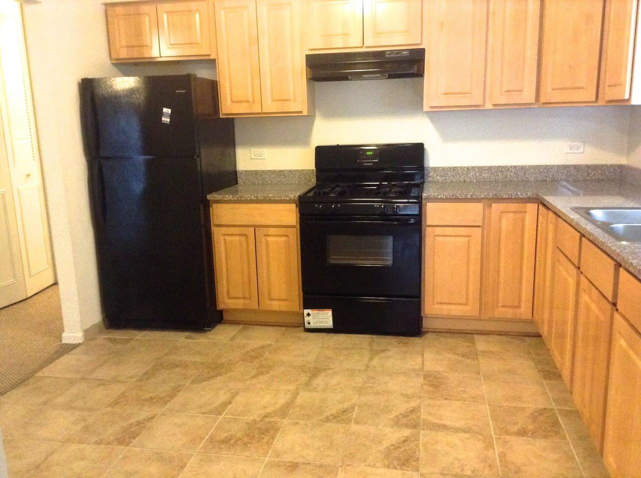 616 Sullivan Ln - Photo 3 of 14