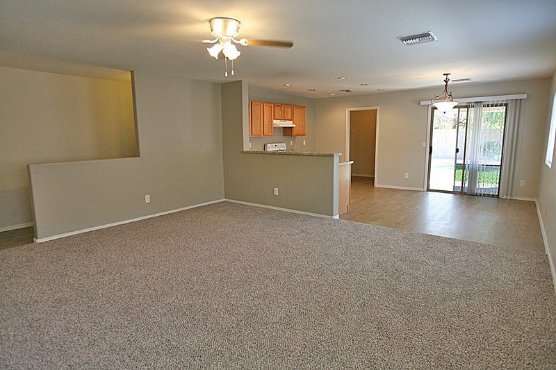 16857 W Central St - Photo 2 of 13