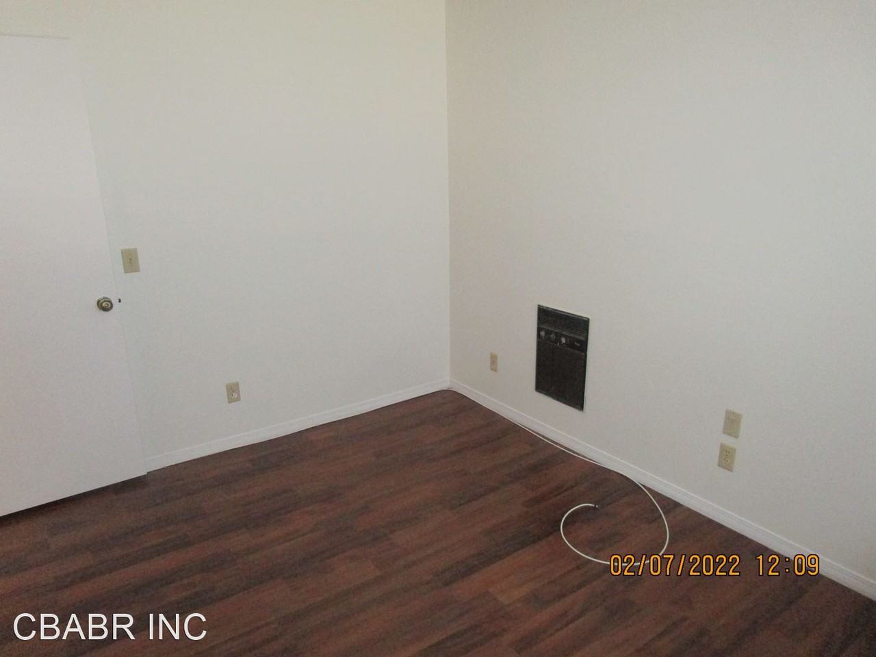 1885 Silver Oak Way - Photo 2 of 50