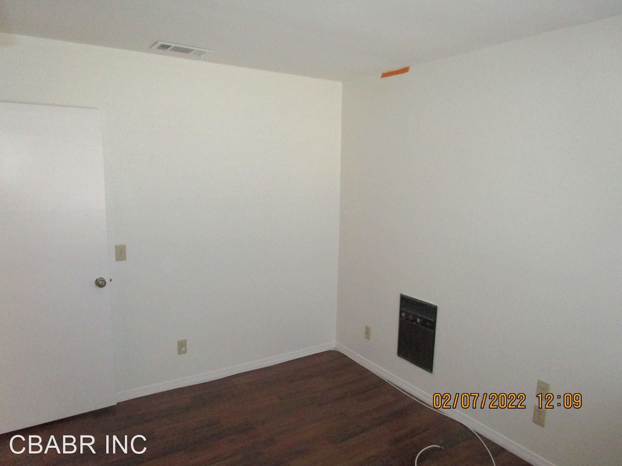 1885 Silver Oak Way - Photo 3 of 50
