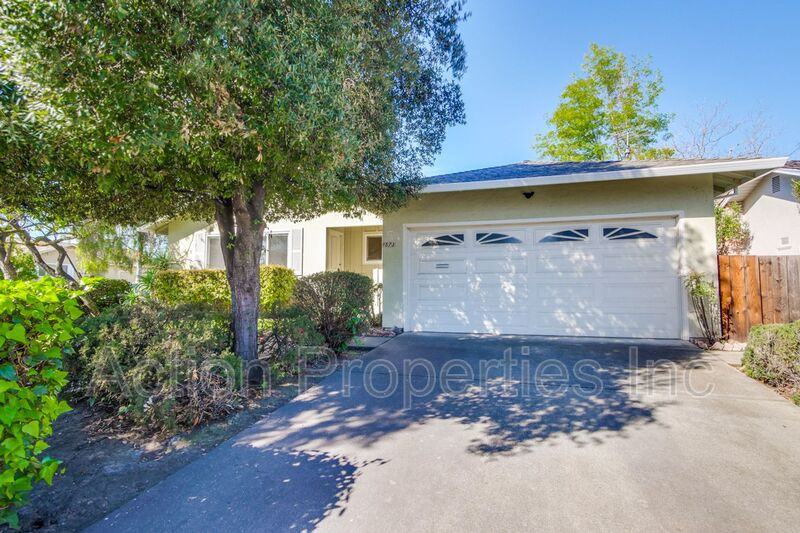 1573 Magpie Ln - Photo 2 of 37