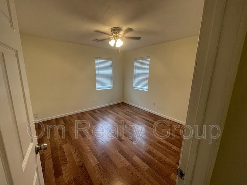 3942 King St - Photo 5 of 8