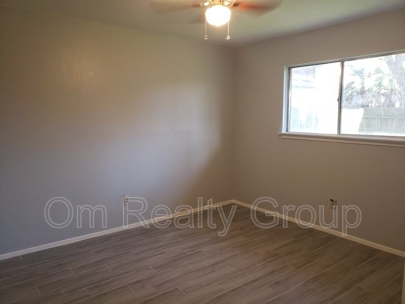 8527 Quail Hills Dr - Photo 3 of 35