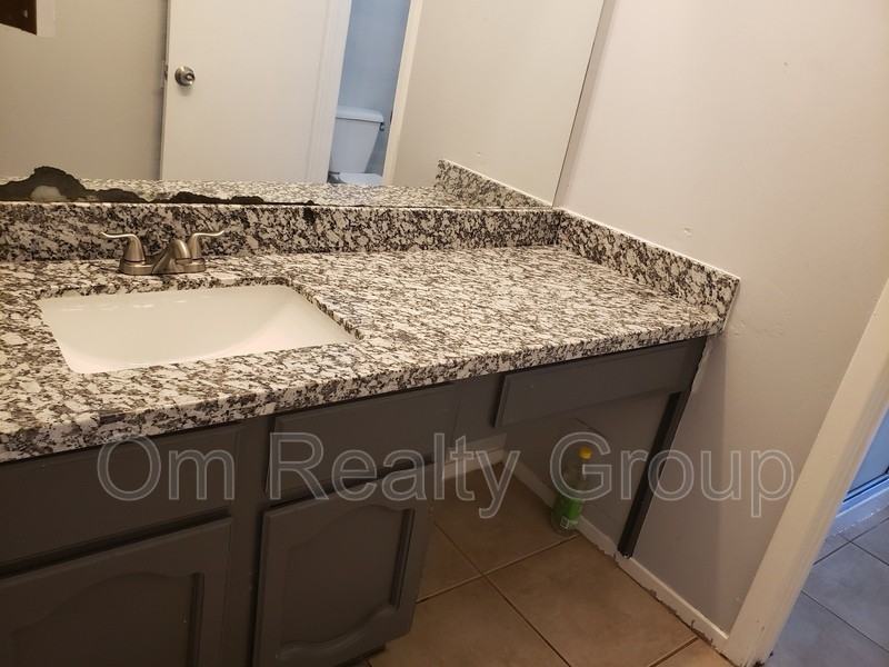 8527 Quail Hills Dr - Photo 4 of 35