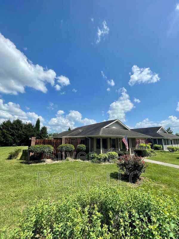 127 Butler Dr - Photo 3 of 22