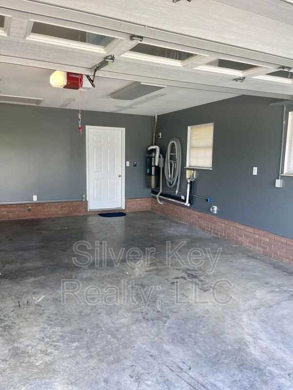 127 Butler Dr - Photo 6 of 22