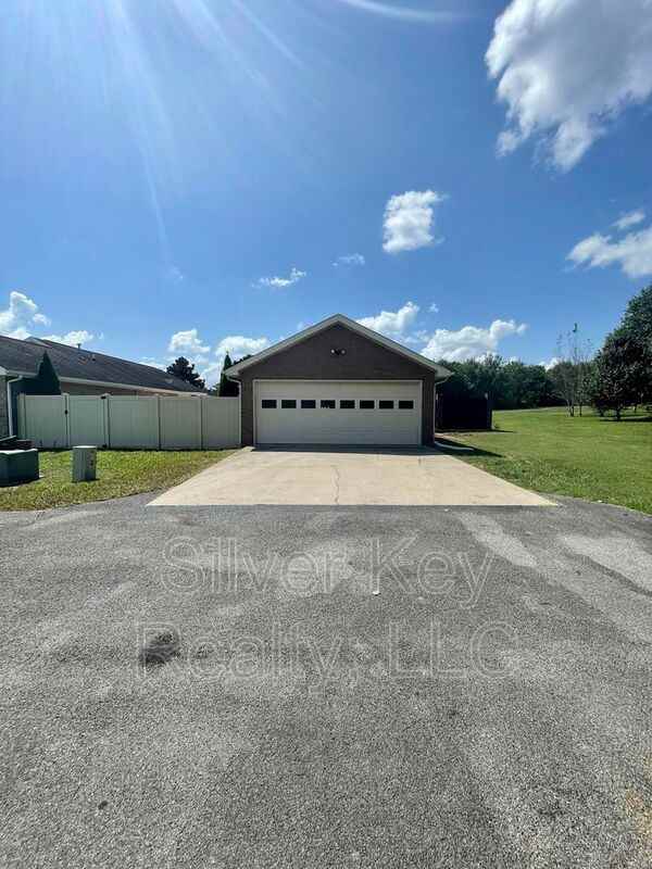 127 Butler Dr - Photo 7 of 22