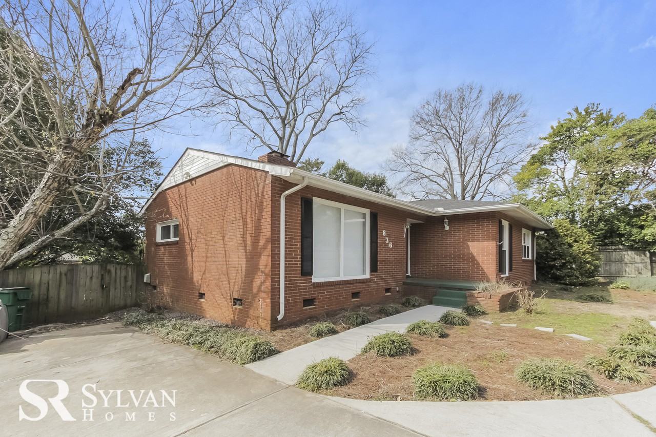 836 E Woodlawn Rd - Photo 2 of 14