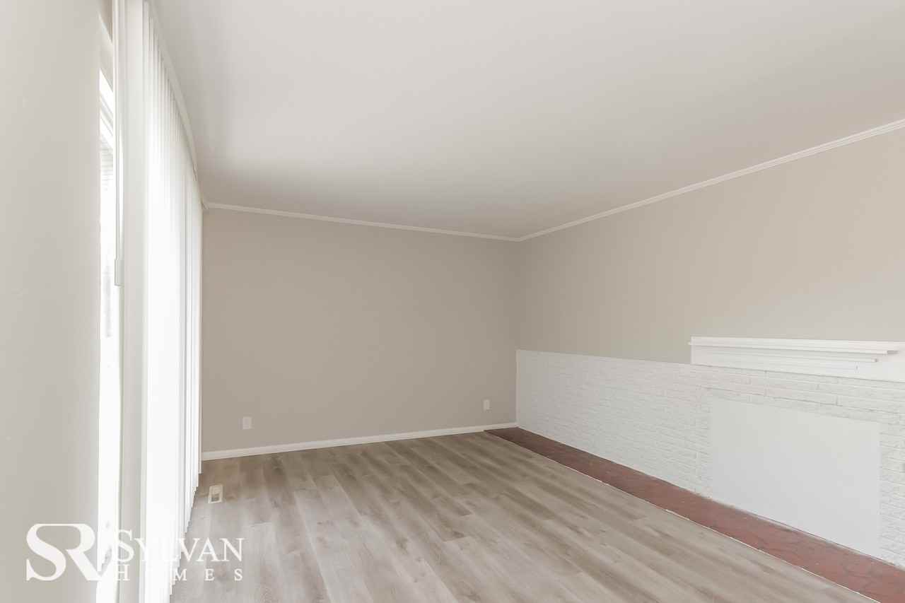 836 E Woodlawn Rd - Photo 3 of 14