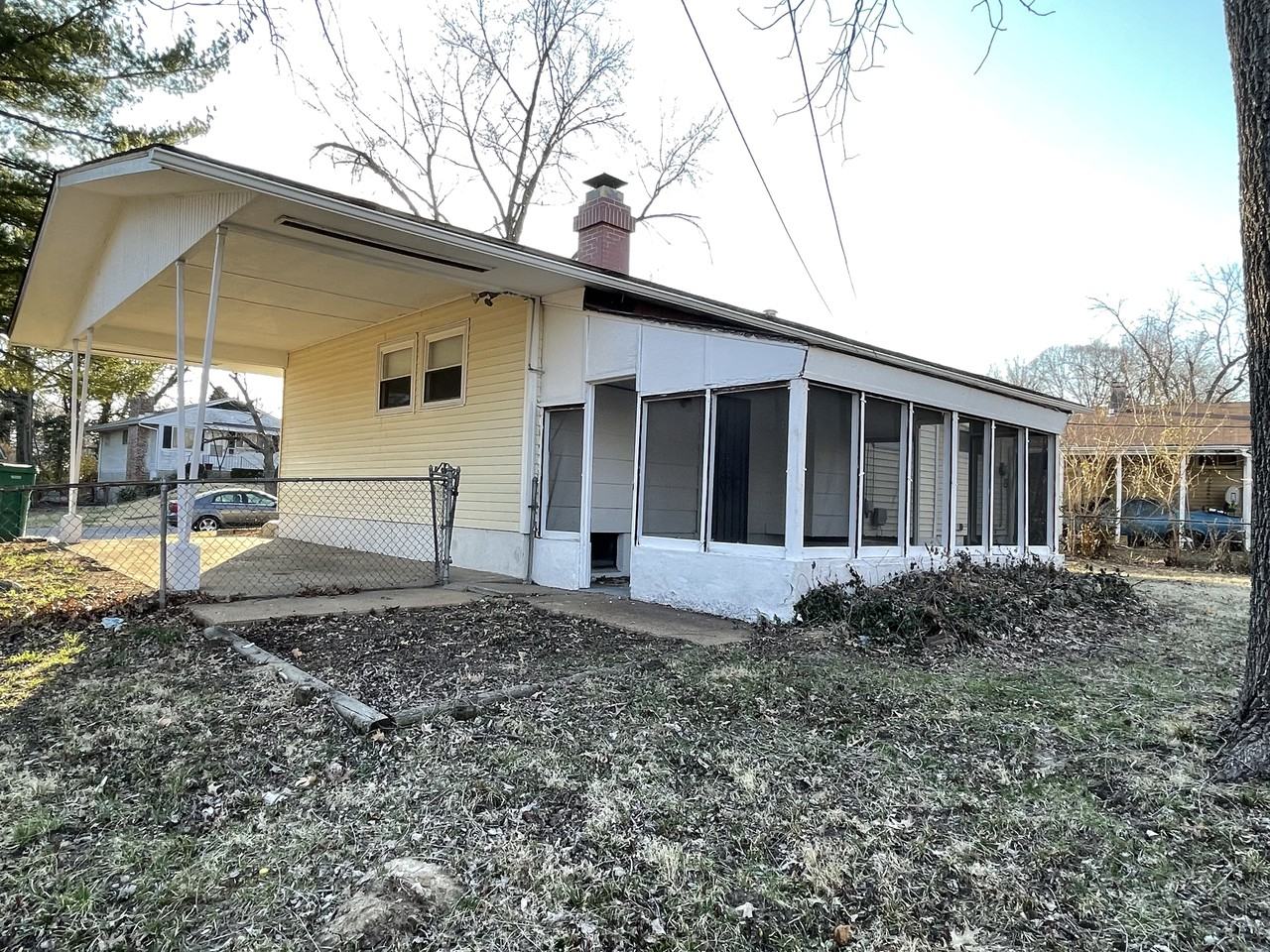 10246 Valley Dr - Photo 2 of 16