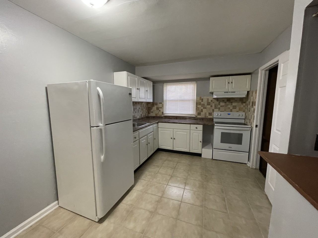 10246 Valley Dr - Photo 7 of 16