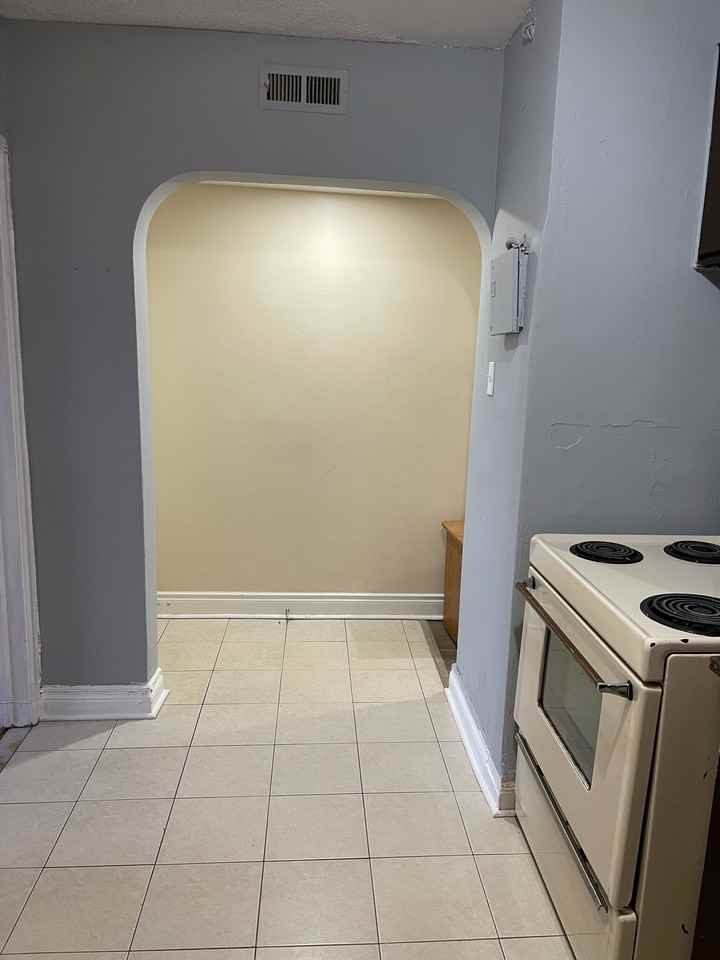 1550 Eglinton Ave W - Photo 3 of 25