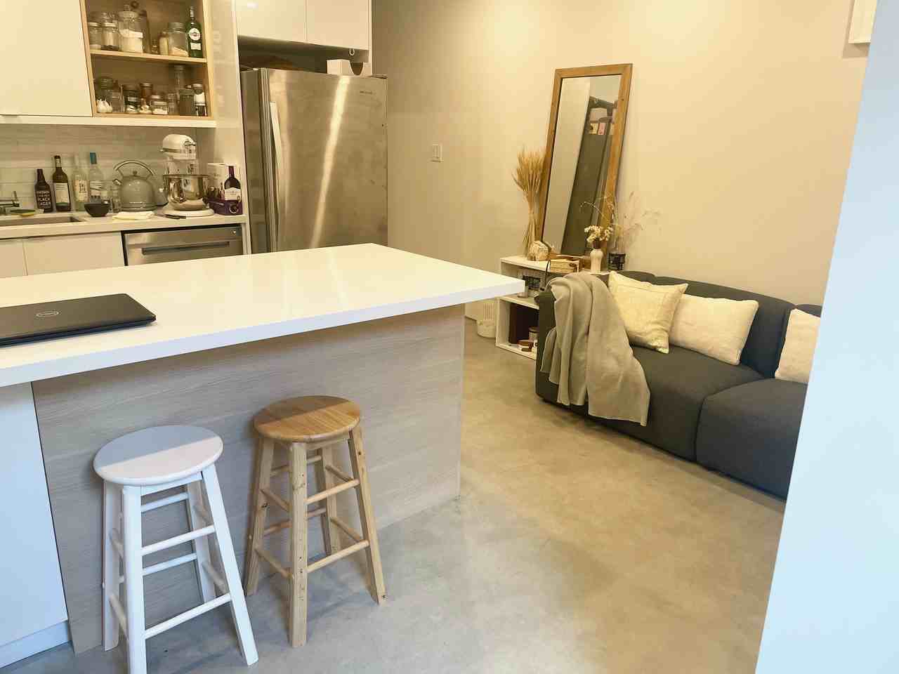 758 Crawford St - Photo 2 of 18