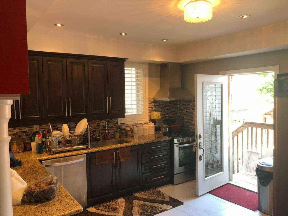 81 Pauline Ave - Photo 2 of 9