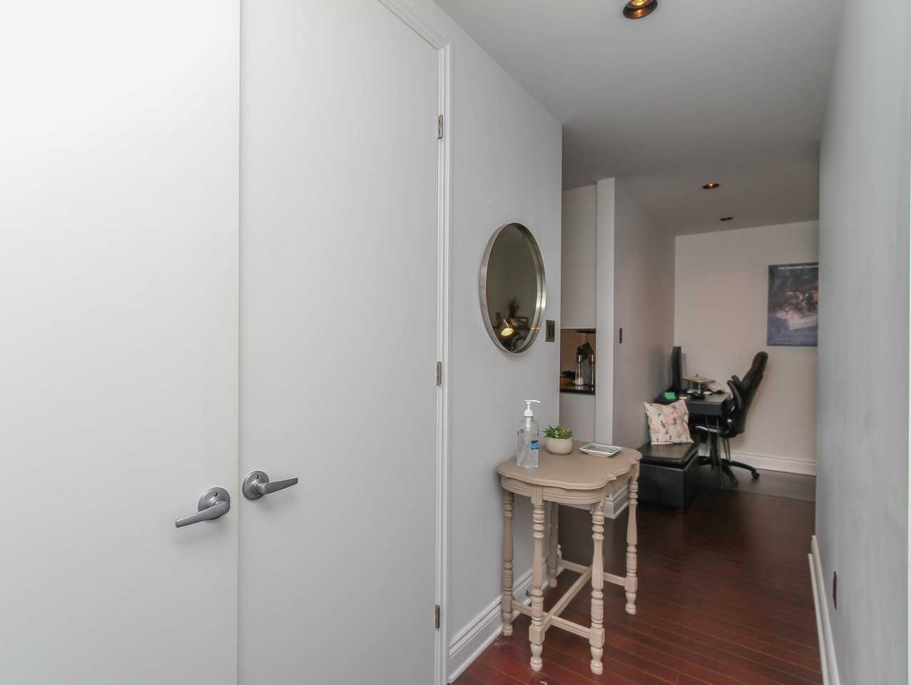 327 Breezehill Ave S #301 - Photo 2 of 25