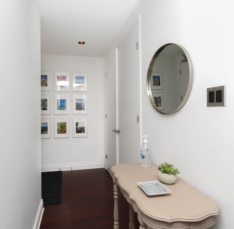 327 Breezehill Ave S #301 - Photo 3 of 25