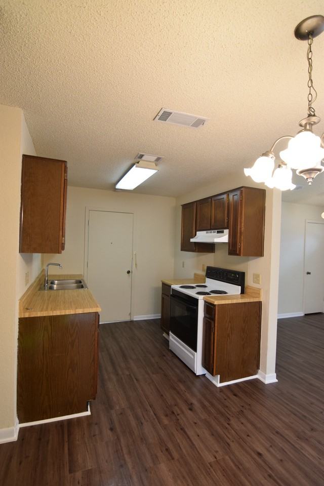 2249 Hilltop Loop - Photo 4 of 19