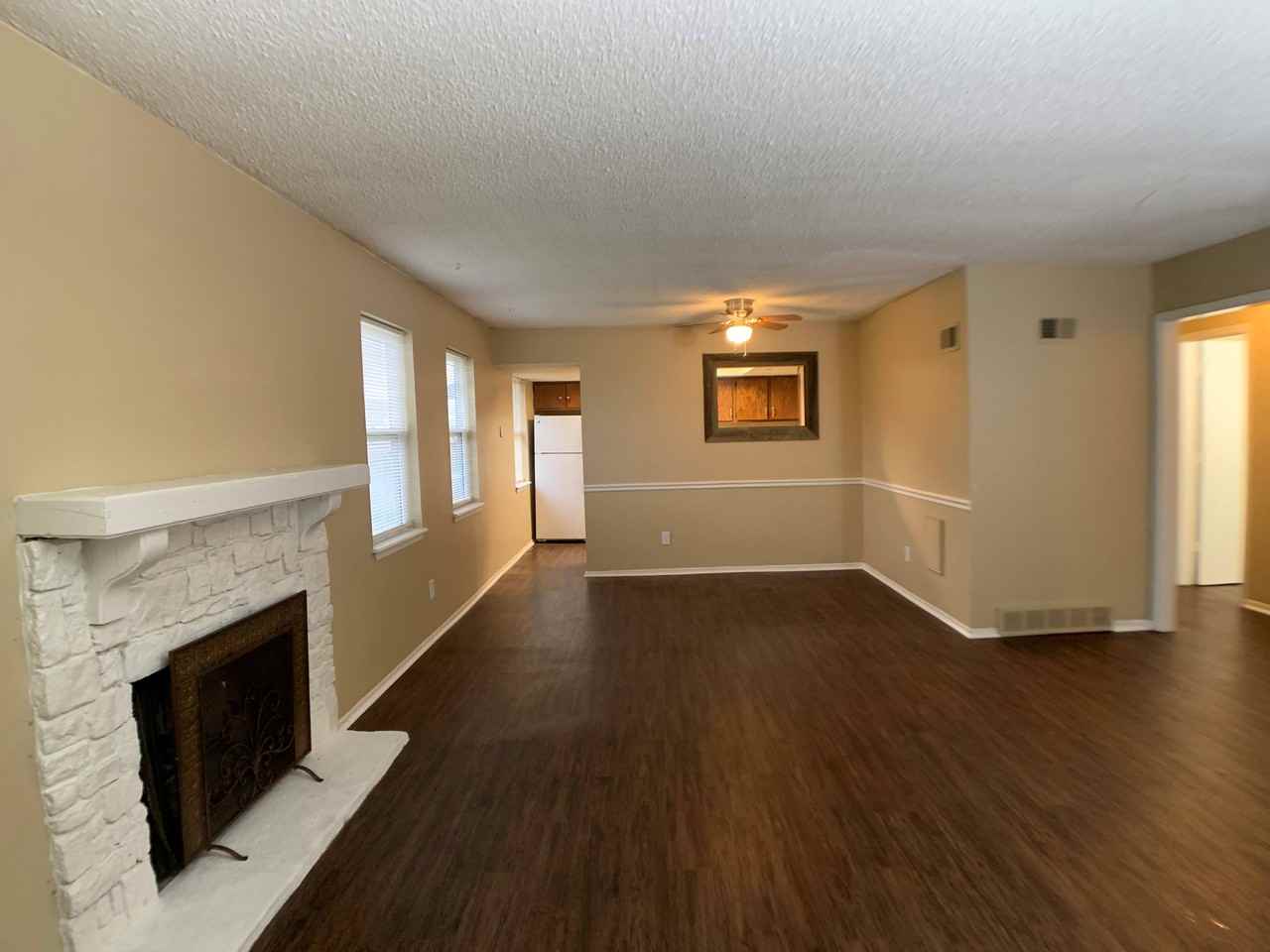 Parkville Plaza - Photo 2 of 26