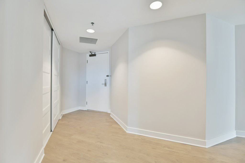 186 Lyon Street North #3014