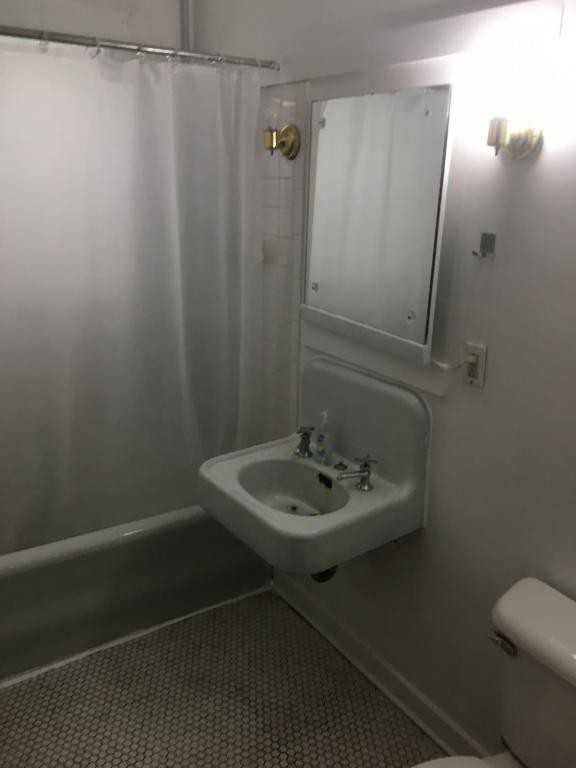 3301 N Cramer St - Photo 6 of 7