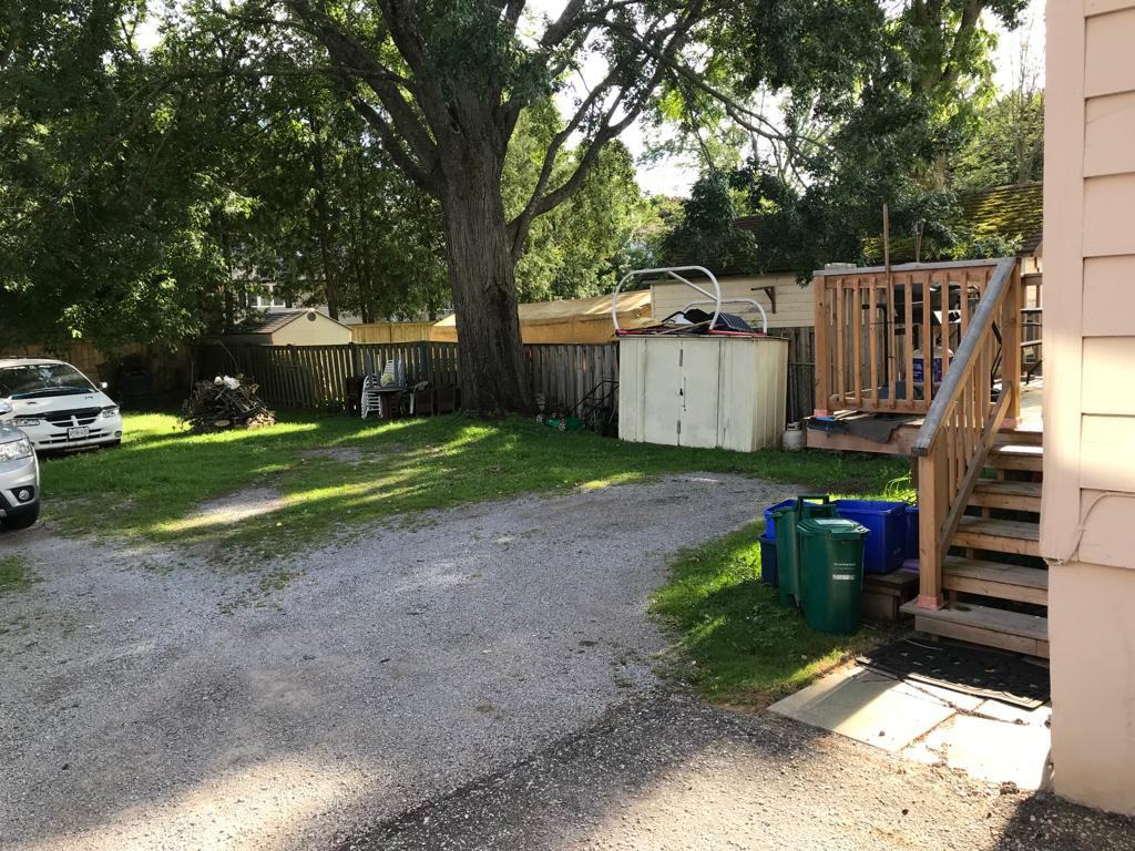 382 Andrew St - Photo 3 of 3