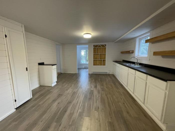 12 Shipyard Rd - Photo 2 of 26