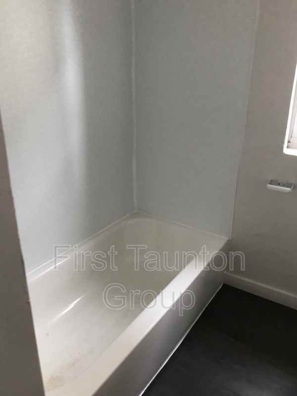 46 Park St - Photo 5 of 11