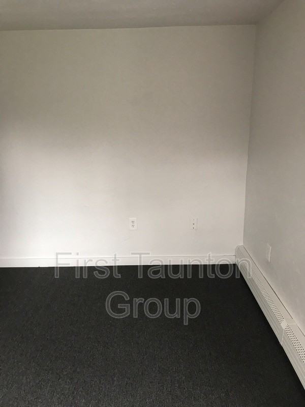 46 Park St - Photo 6 of 11