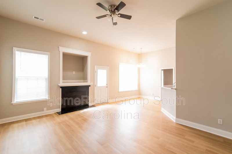 148 Paddock Way - Photo 3 of 18