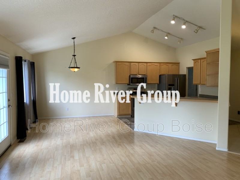 1369 Stoneybrook Cir - Photo 2 of 28