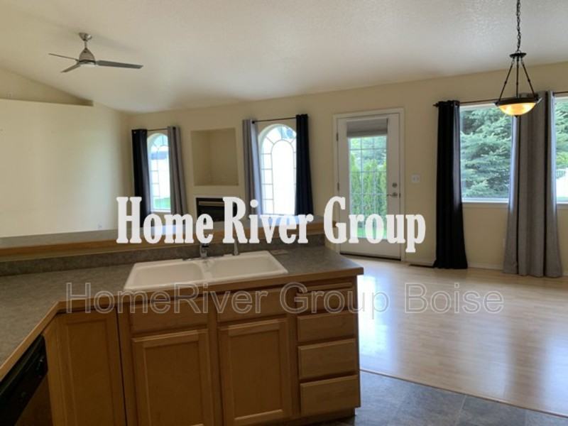 1369 Stoneybrook Cir - Photo 6 of 28