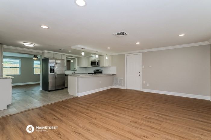 5202 Lofton Dr - Photo 3 of 16