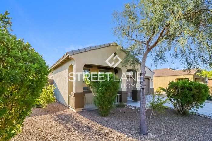 23751 W Parkway Dr - Photo 2 of 15