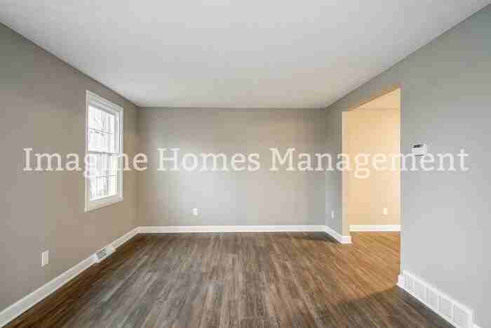 2068 Stoney Hill Dr - Photo 3 of 15