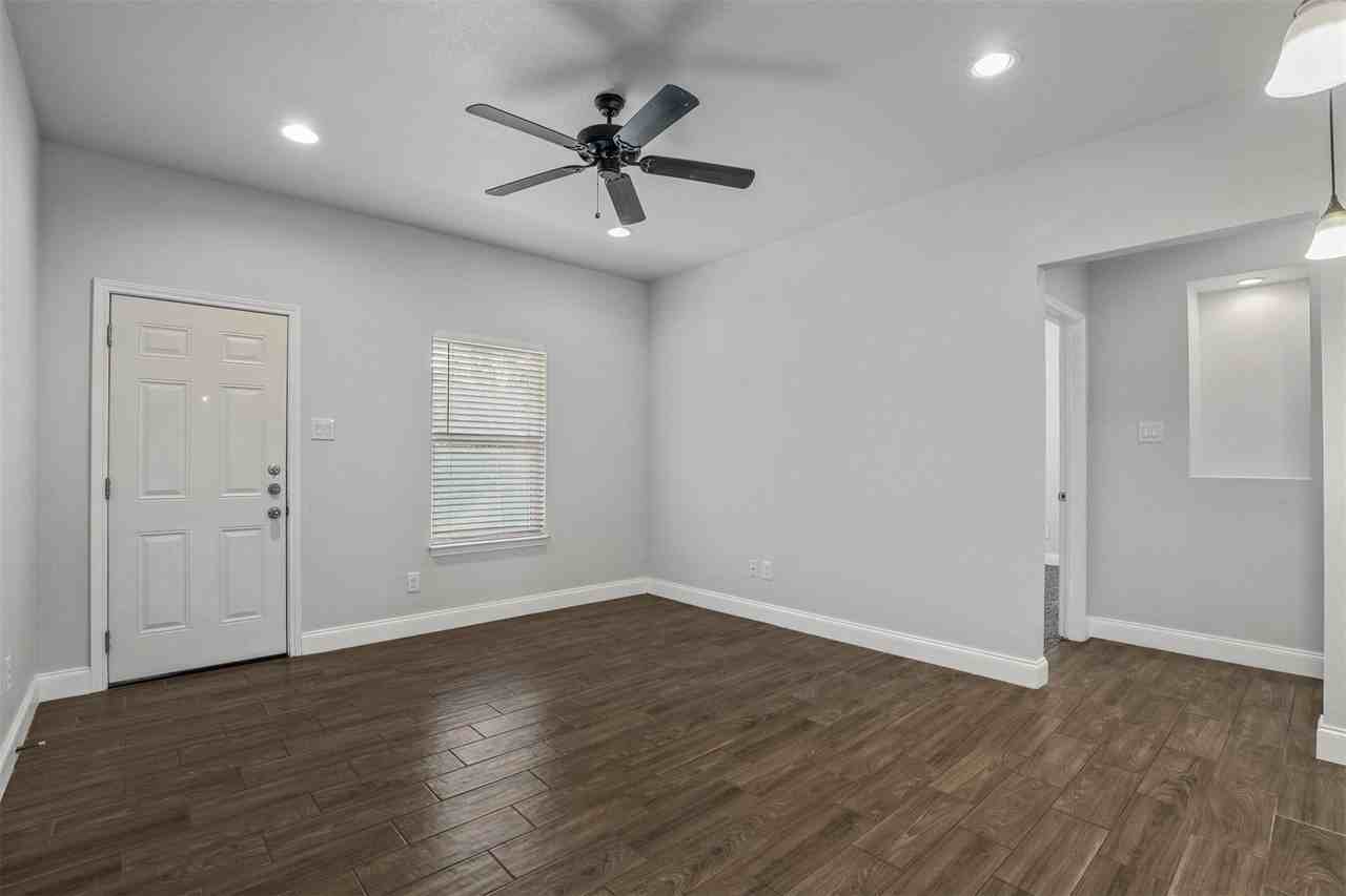 4807 Henry St #1 - Photo 3 of 19